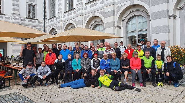 Gruppenfoto der Fahrradfahrer