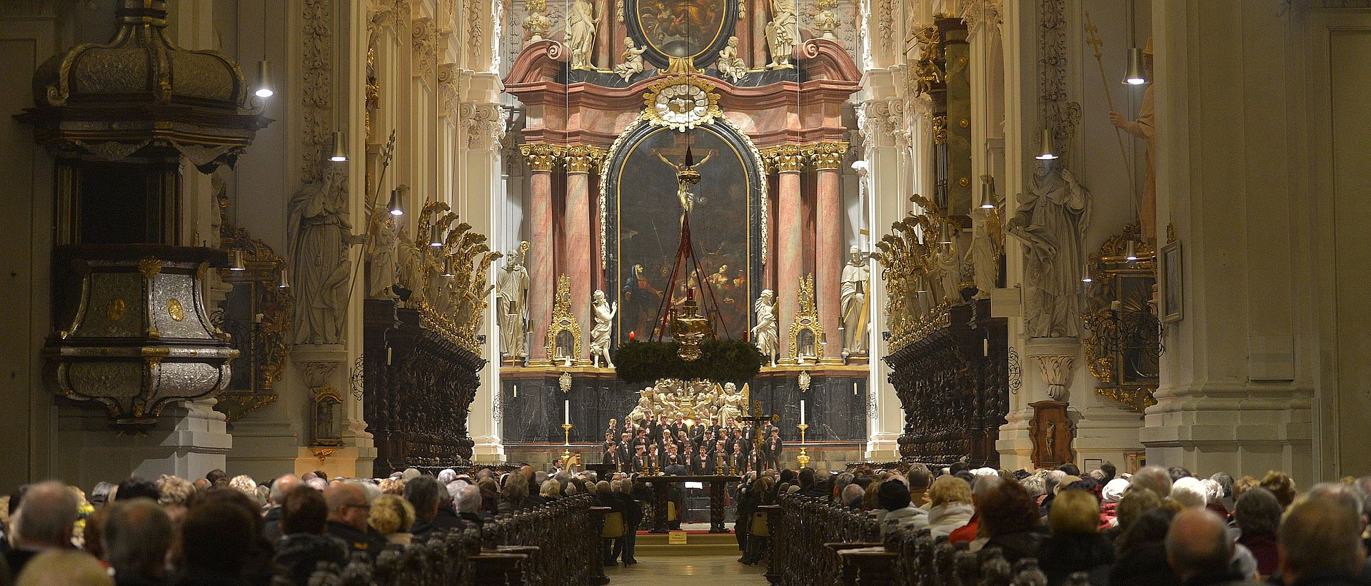 Der Tölzer Knabenchor in der Basilika in Waldsassen.